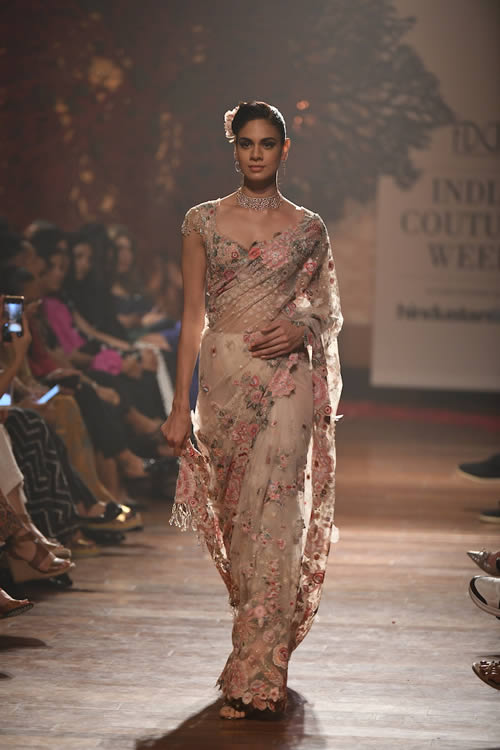 Tarun-Tahiliani-latest-dresses-2019