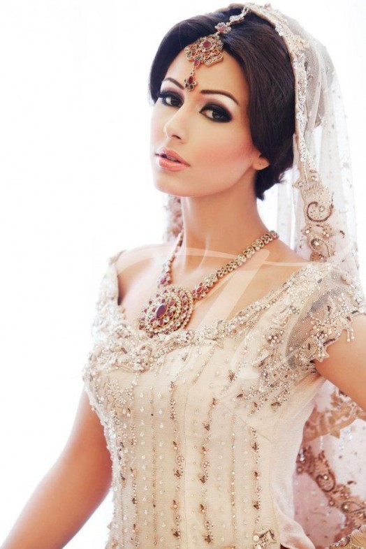 Extravagance-Makeup-for-Bride