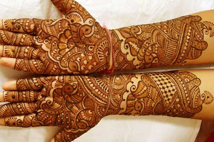 Full-Hand-Gujarati-Mehndi-For-Fashion