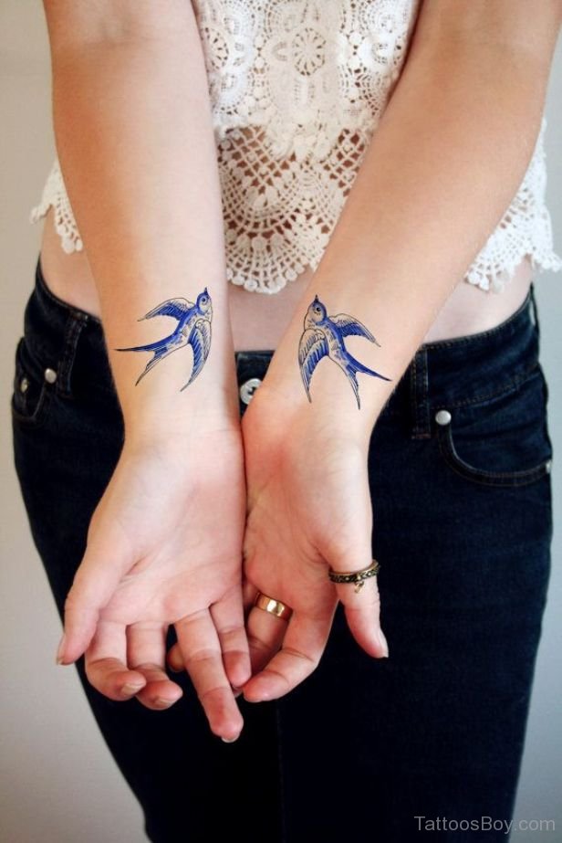 Swallow-Tattoo-Design-On-Wrist