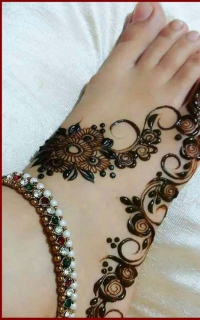 foot-mehndi-designs-easy