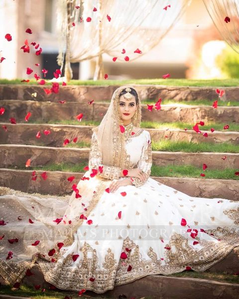 beautiful-bridal-looks-in-white-Minal-Khan