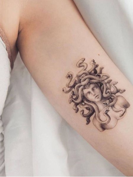 Small-Medusa-Tattoo-design